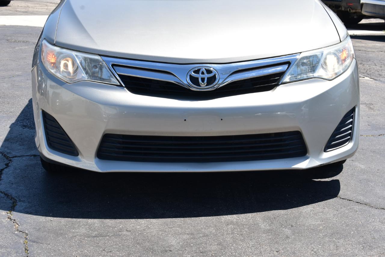 Toyota Camry LE 4D Sedan 2014
