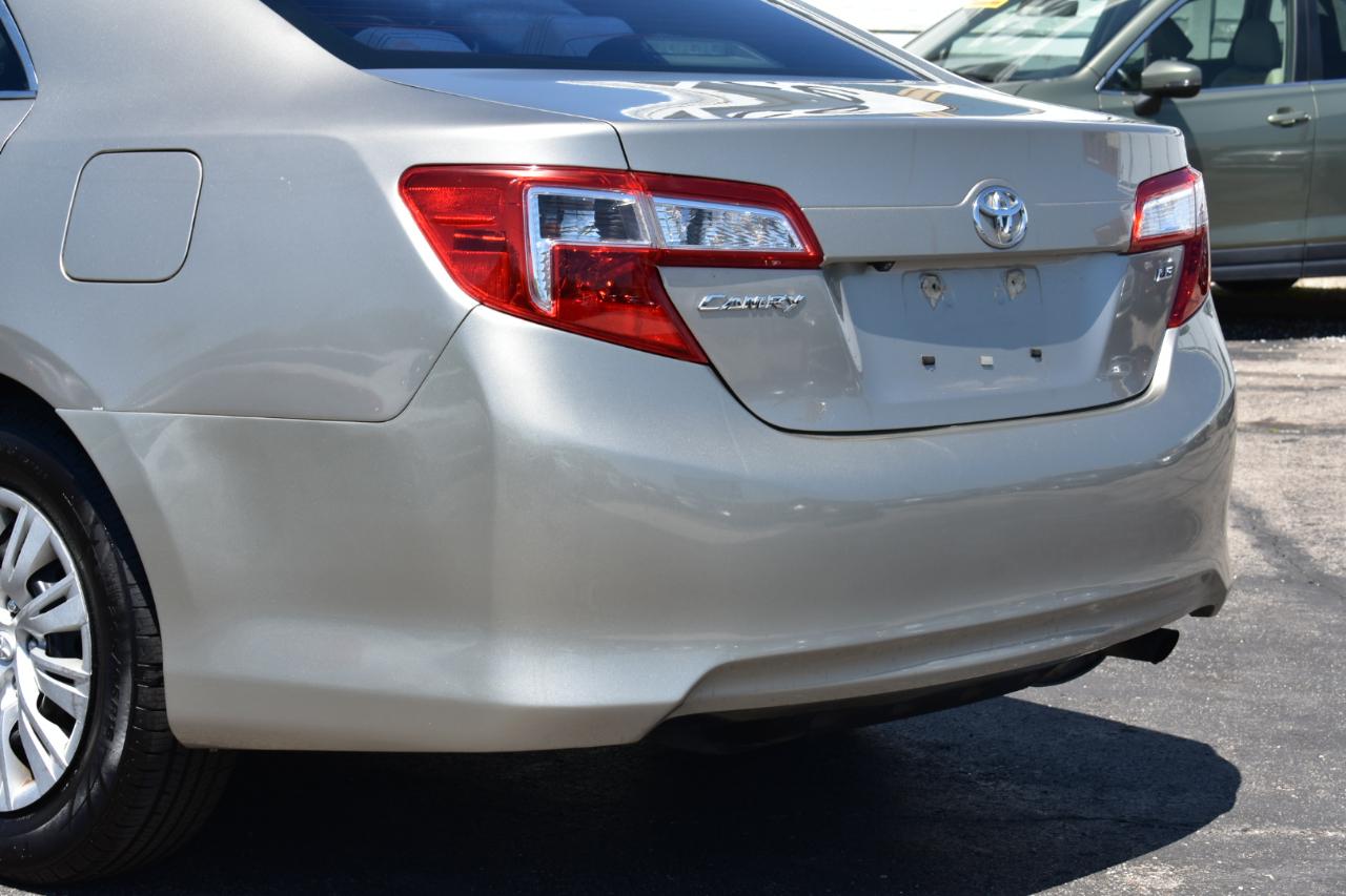 Toyota Camry LE 4D Sedan 2014