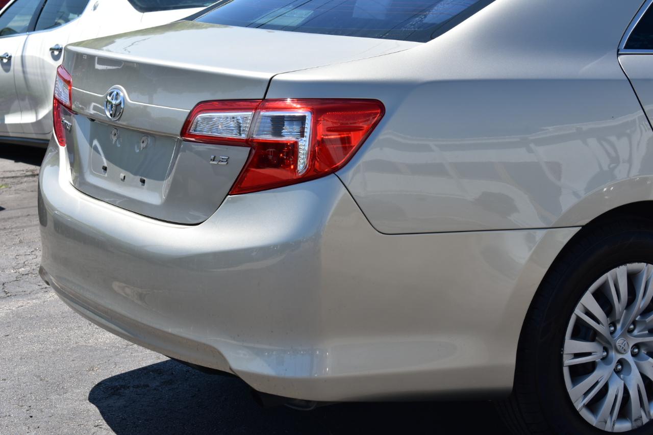 Toyota Camry LE 4D Sedan 2014