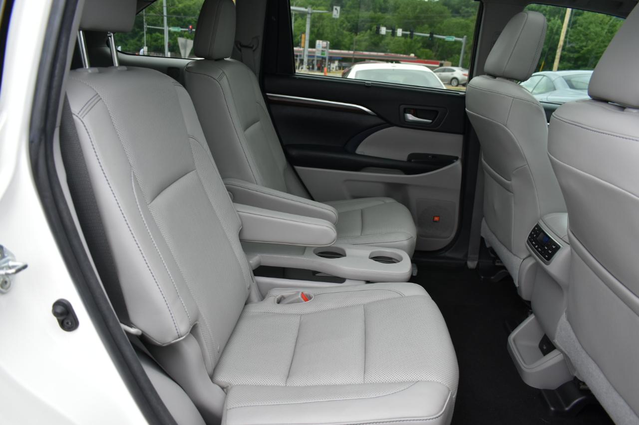 Toyota Highlander Limited AWD V6 2016