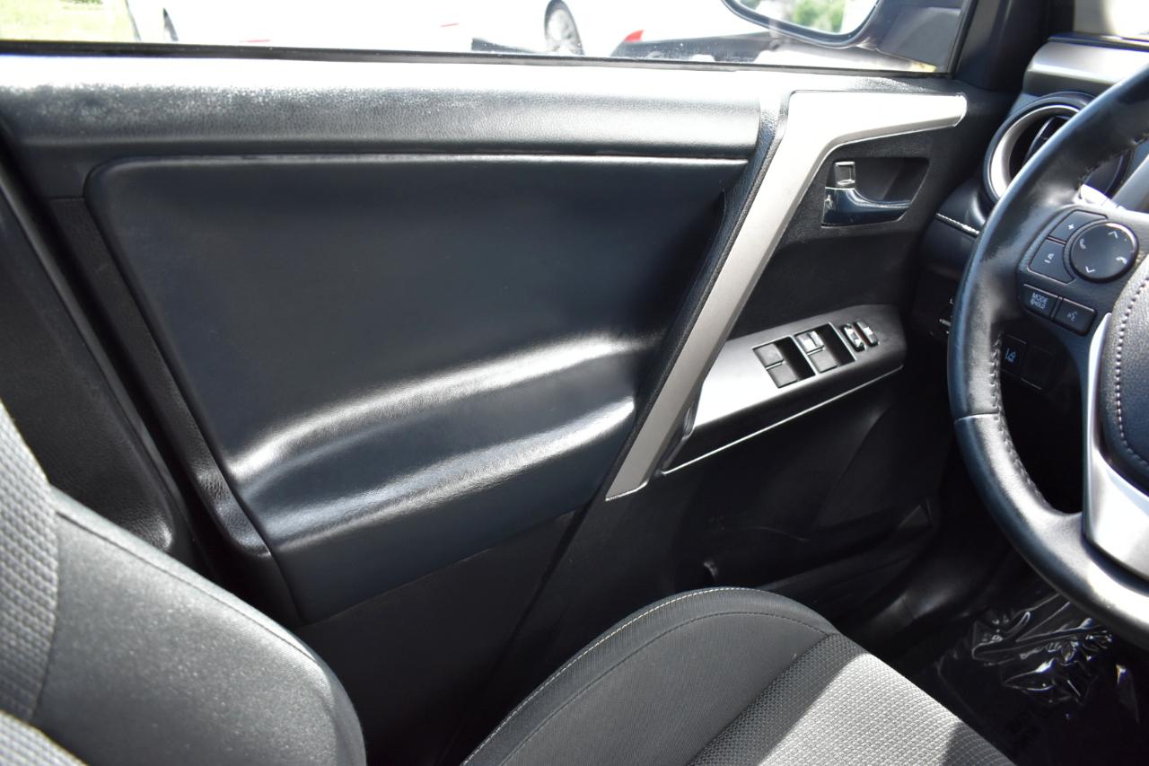 Toyota RAV4 XLE FWD 2018