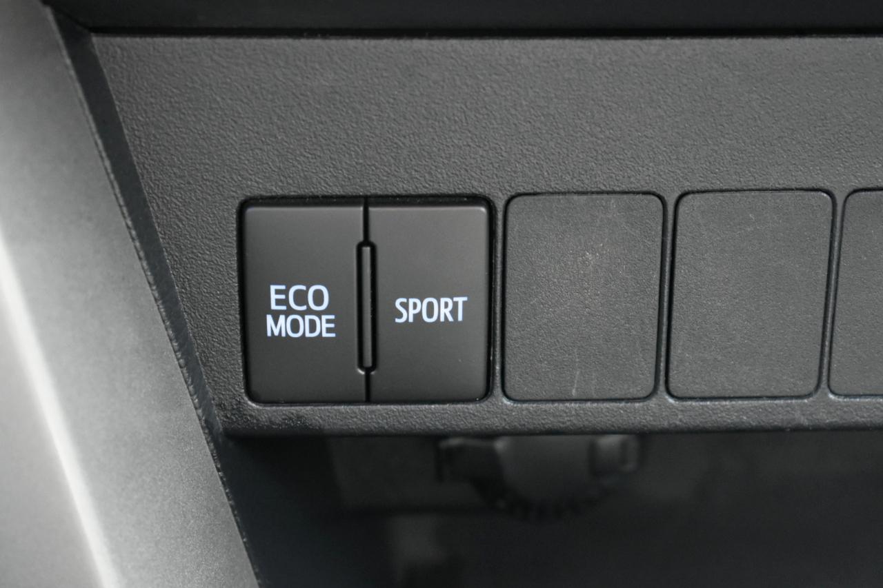 Toyota RAV4 XLE FWD 2018