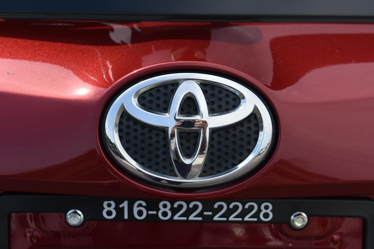 Toyota RAV4 XLE FWD 2018