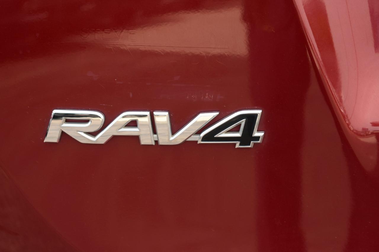 Toyota RAV4 XLE FWD 2018