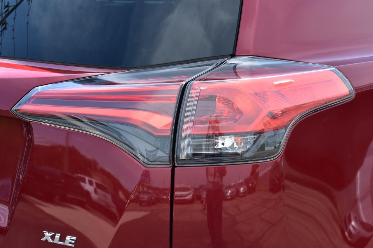 Toyota RAV4 XLE FWD 2018