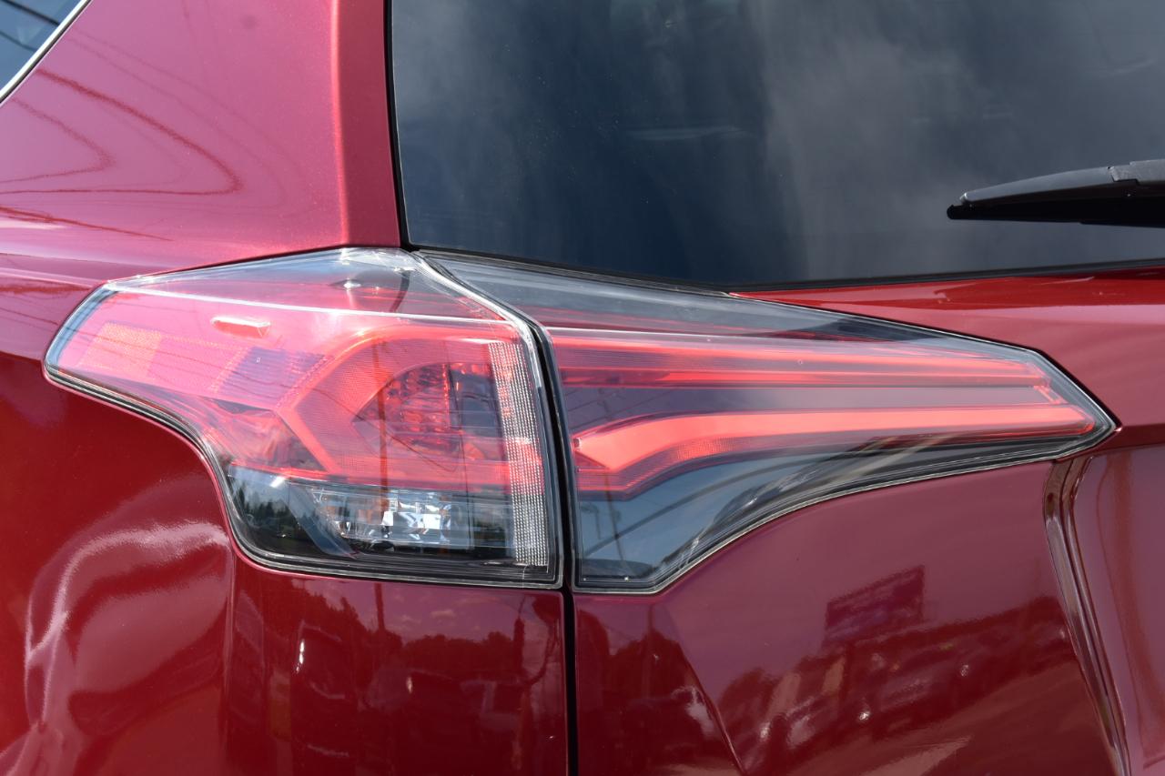 Toyota RAV4 XLE FWD 2018