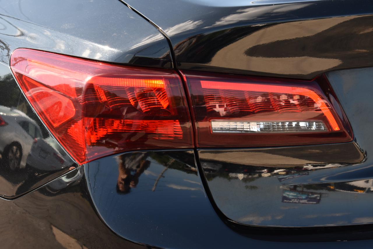 Acura TLX Base 2.4L 2017