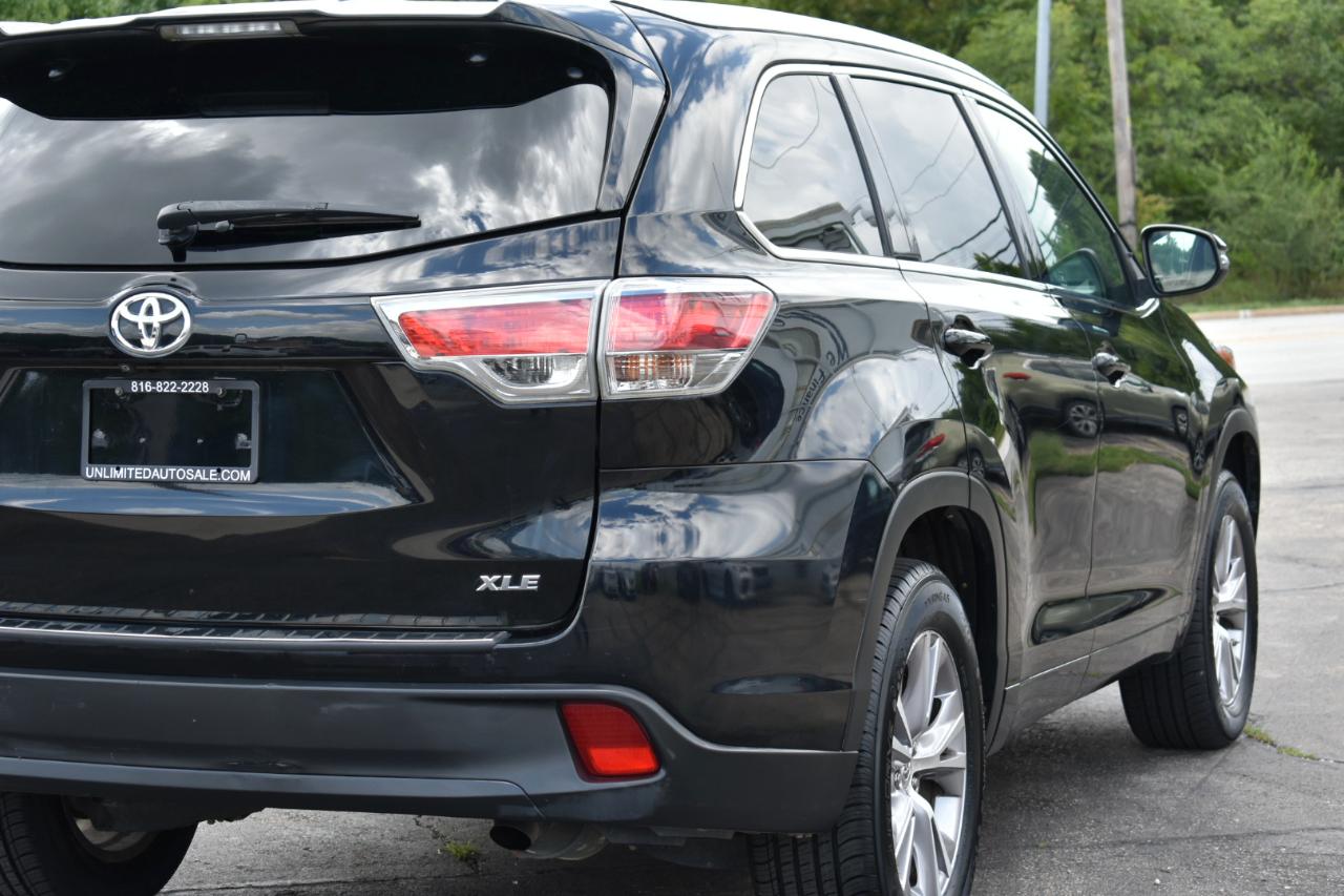 Toyota Highlander XLE FWD V6 2015
