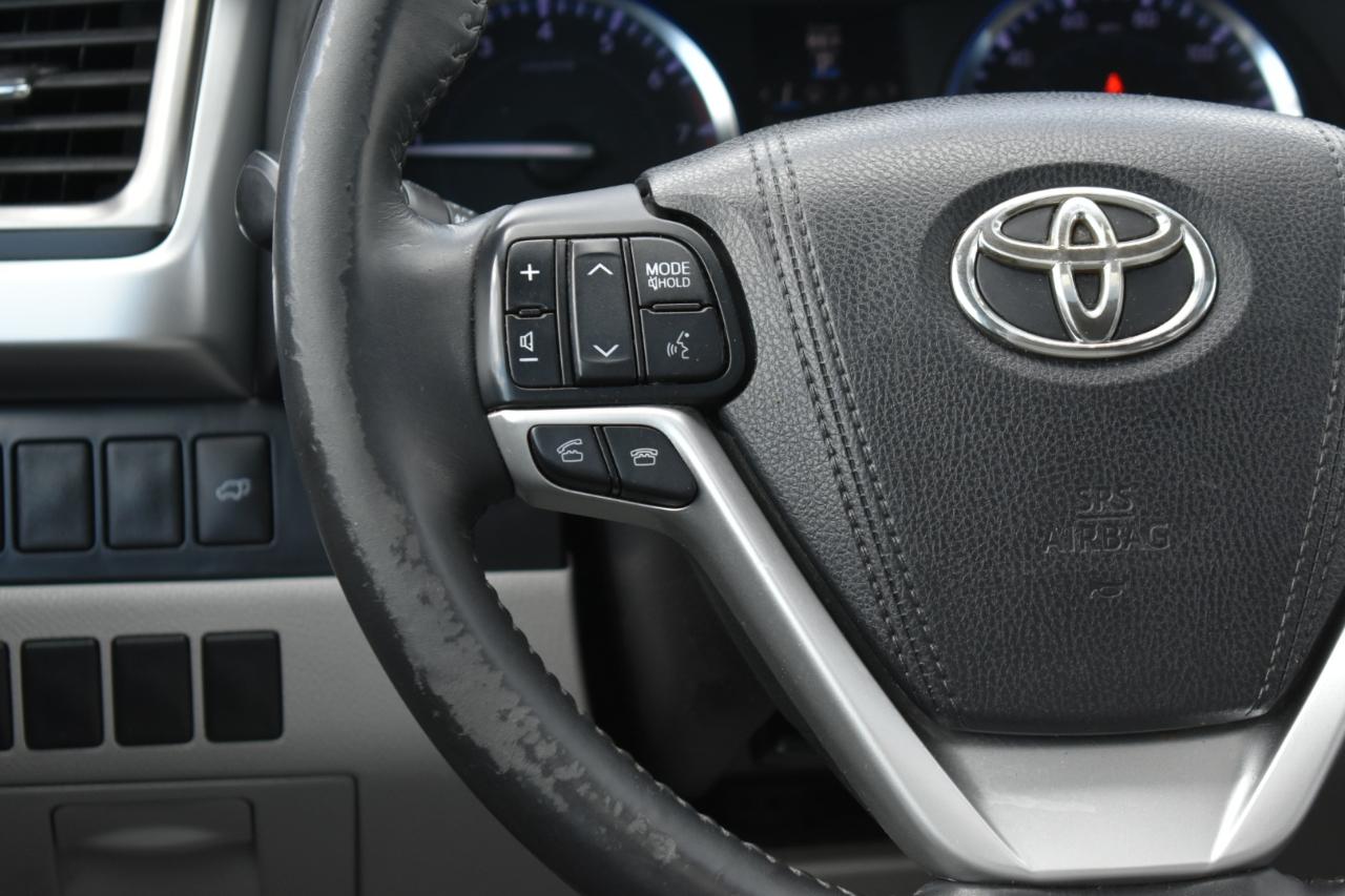 Toyota Highlander XLE FWD V6 2015