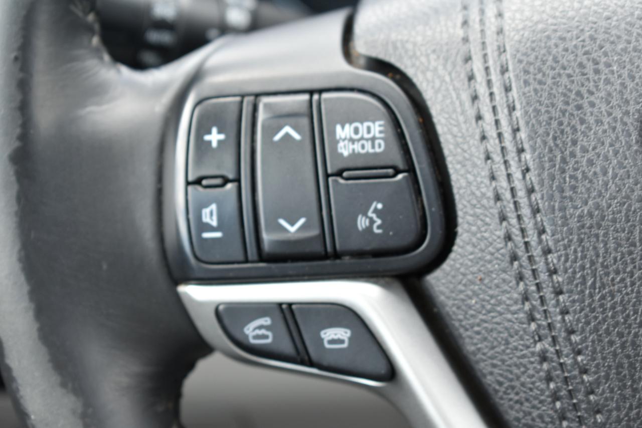 Toyota Highlander XLE FWD V6 2015