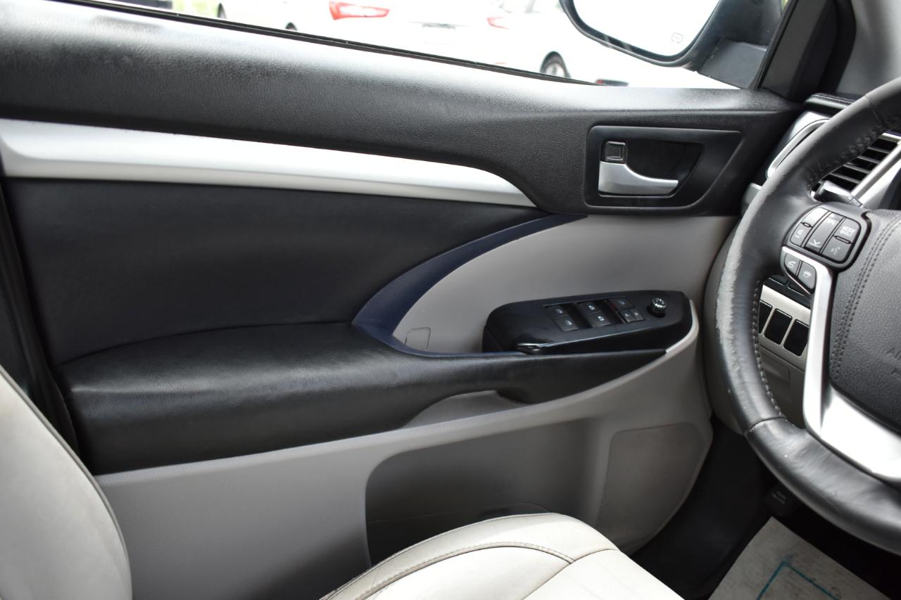 Toyota Highlander XLE FWD V6 2015