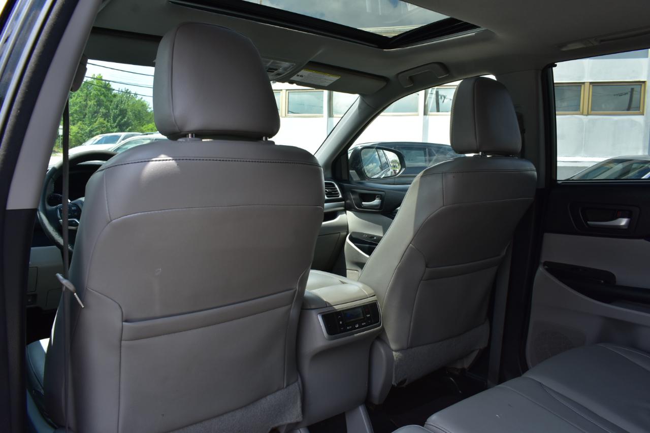 Toyota Highlander XLE FWD V6 2015