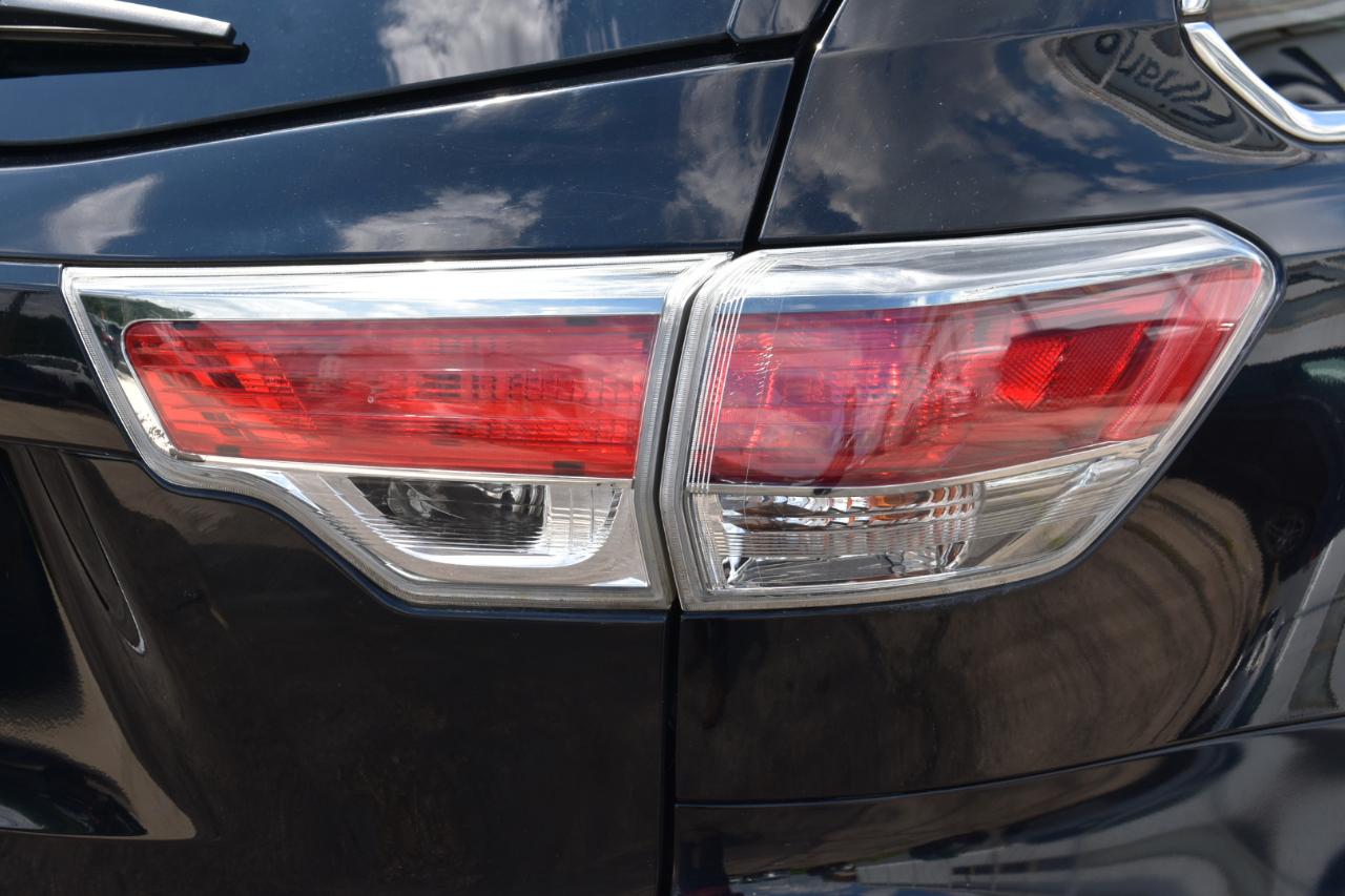 Toyota Highlander XLE FWD V6 2015