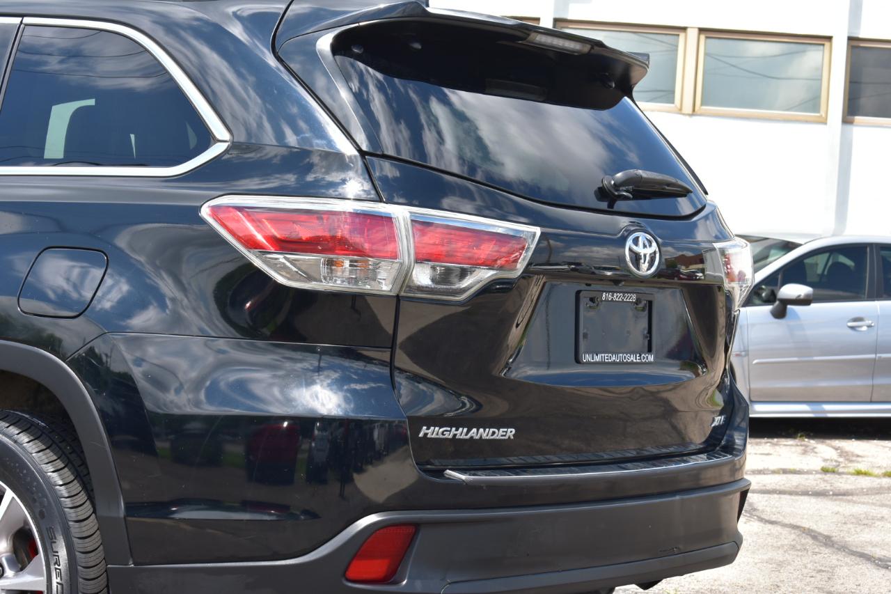 Toyota Highlander XLE FWD V6 2015