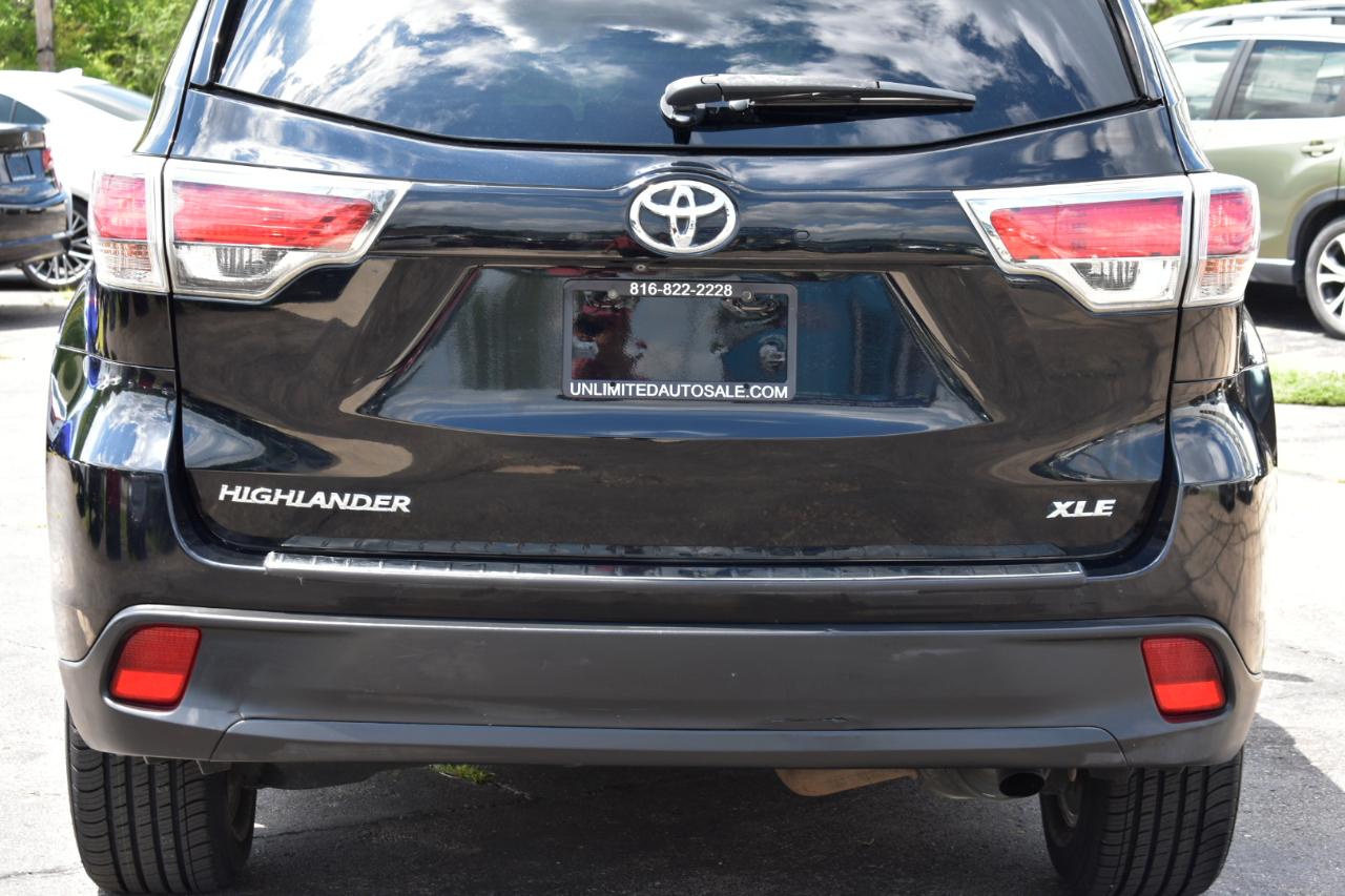 Toyota Highlander XLE FWD V6 2015