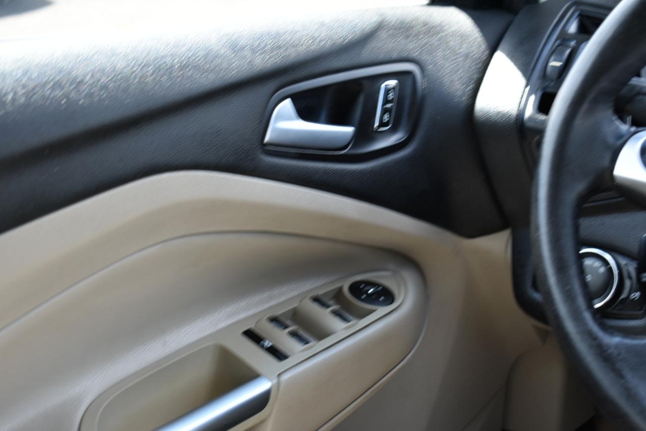 Ford C-Max Hybrid SE 2014