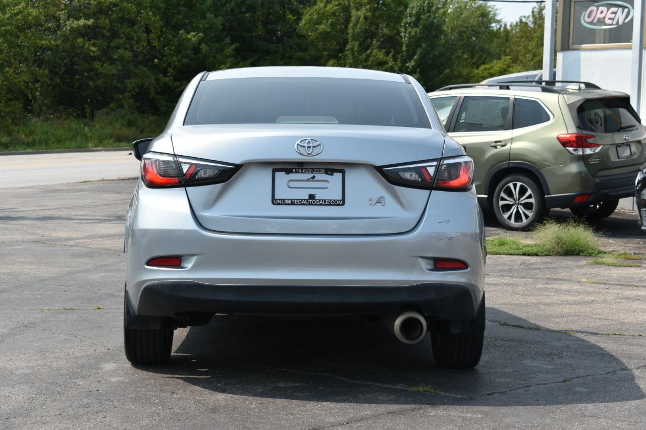Toyota Yaris iA 6A 2017