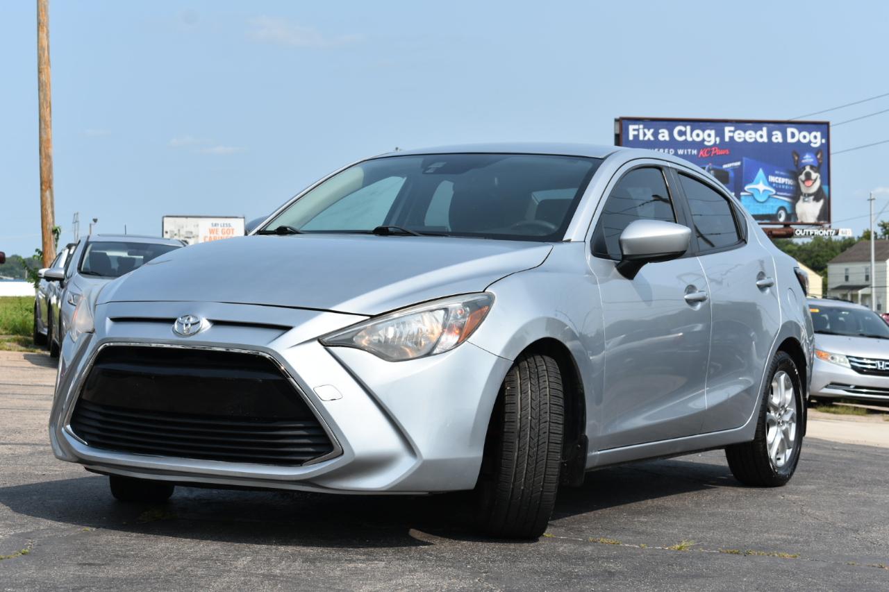 Toyota Yaris iA 6A 2017
