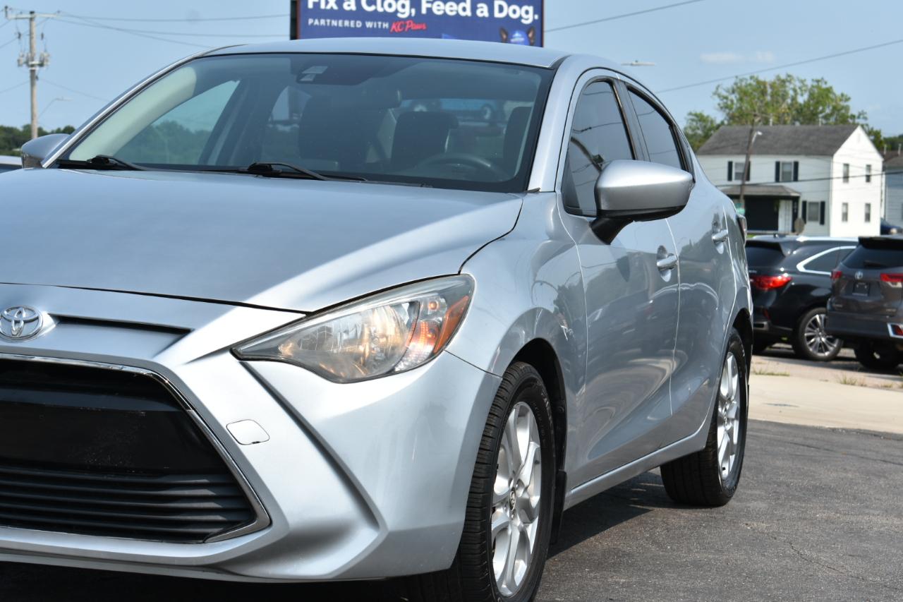 Toyota Yaris iA 6A 2017
