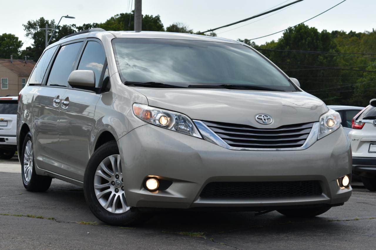 Toyota Sienna Limited Premium 7-Passenger 2017