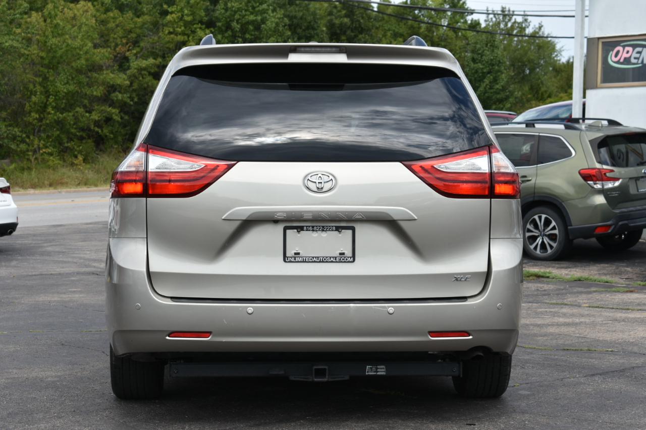 Toyota Sienna Limited Premium 7-Passenger 2017