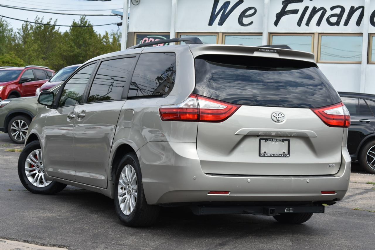 Toyota Sienna Limited Premium 7-Passenger 2017