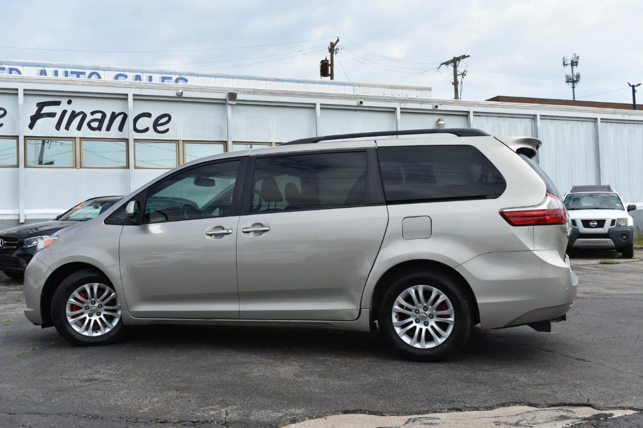 Toyota Sienna Limited Premium 7-Passenger 2017