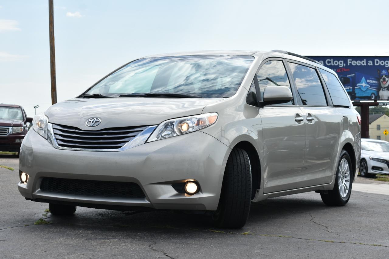 Toyota Sienna Limited Premium 7-Passenger 2017
