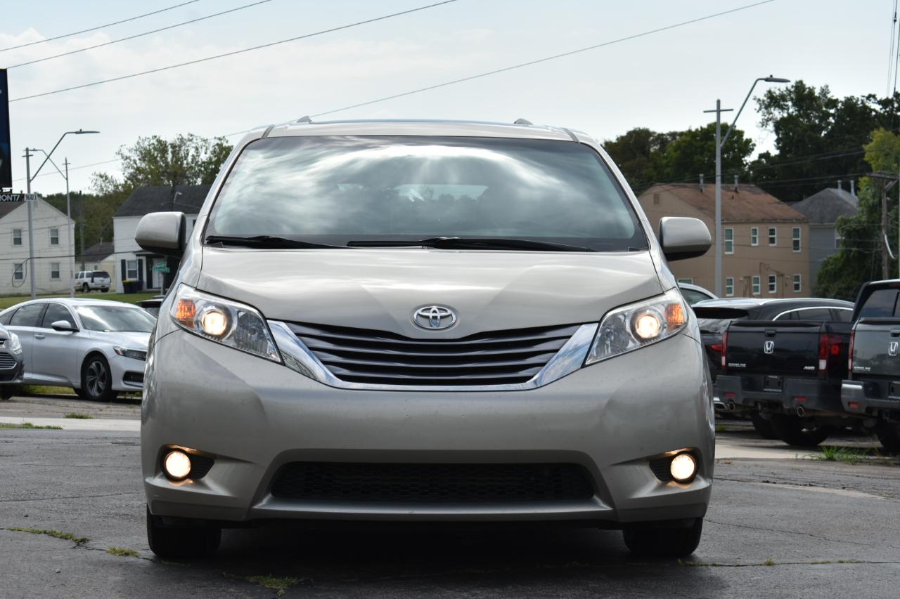 Toyota Sienna Limited Premium 7-Passenger 2017