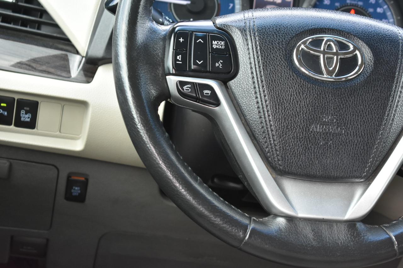 Toyota Sienna Limited Premium 7-Passenger 2017