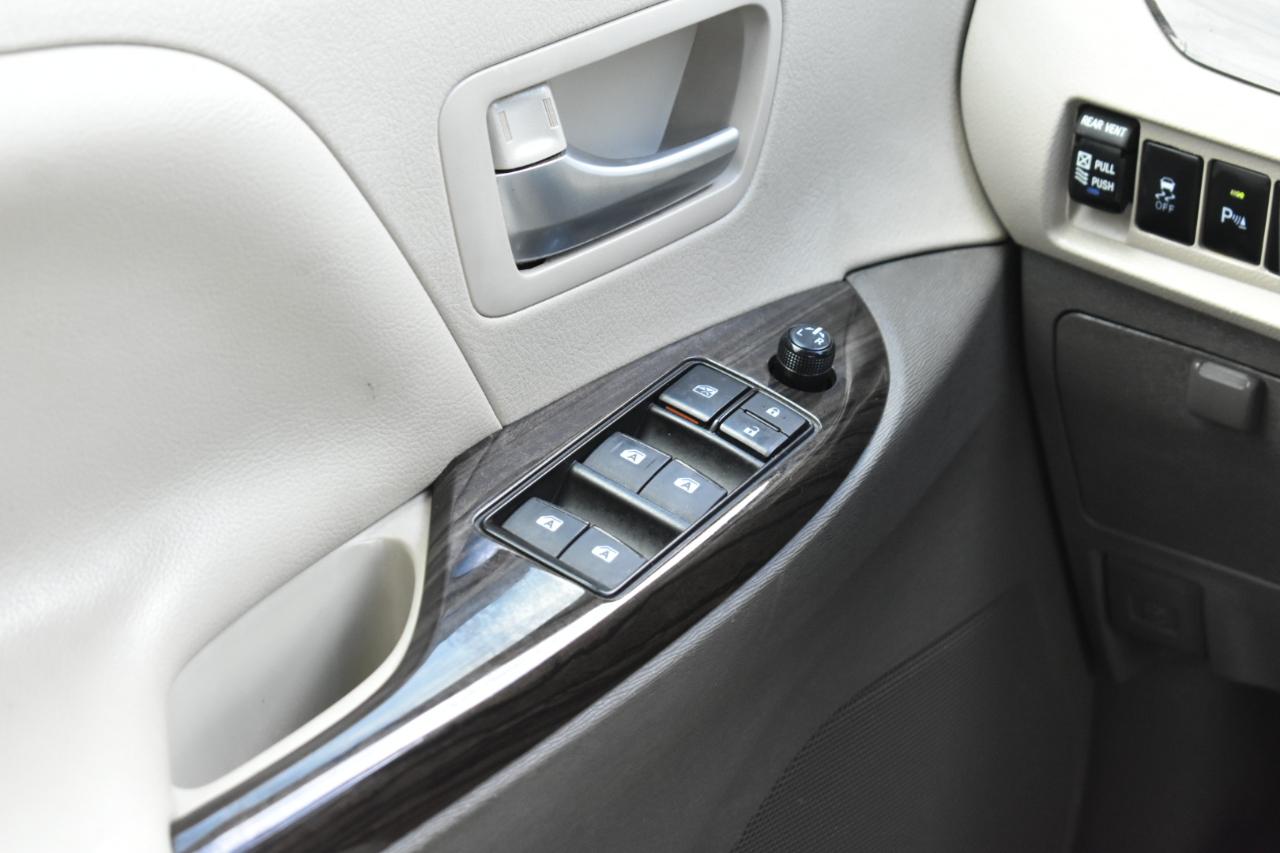 Toyota Sienna Limited Premium 7-Passenger 2017