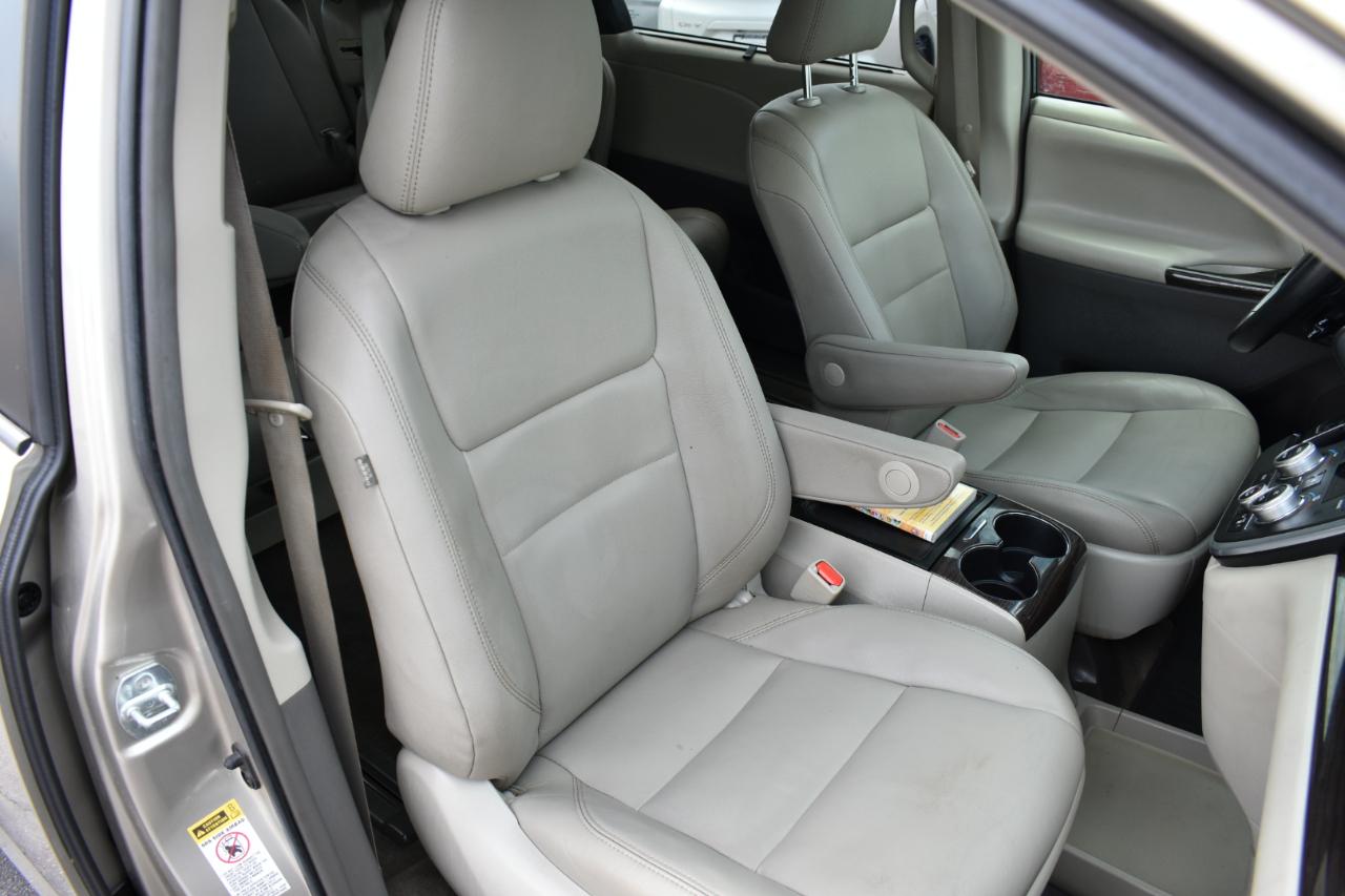 Toyota Sienna Limited Premium 7-Passenger 2017