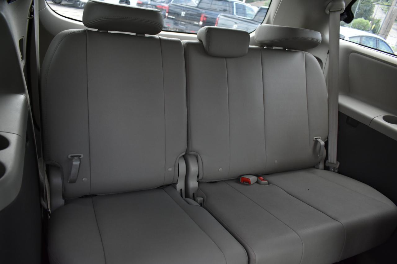 Toyota Sienna Limited Premium 7-Passenger 2017