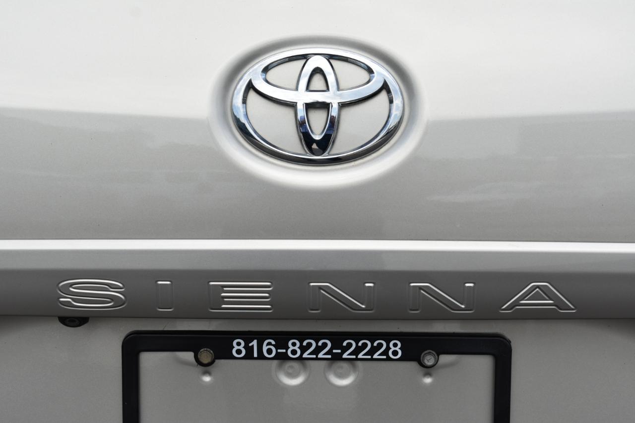 Toyota Sienna Limited Premium 7-Passenger 2017