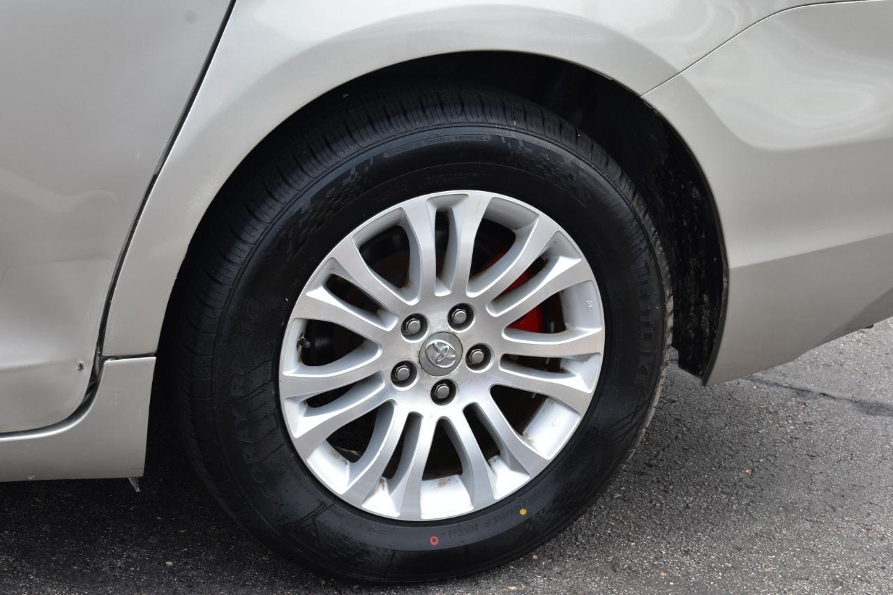 Toyota Sienna Limited Premium 7-Passenger 2017