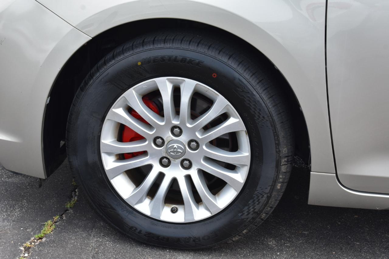 Toyota Sienna Limited Premium 7-Passenger 2017