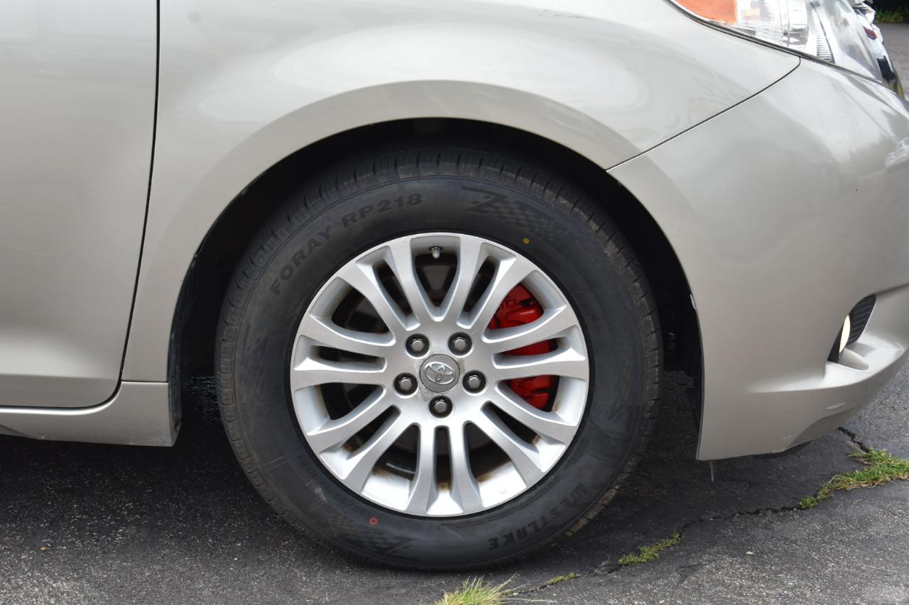 Toyota Sienna Limited Premium 7-Passenger 2017