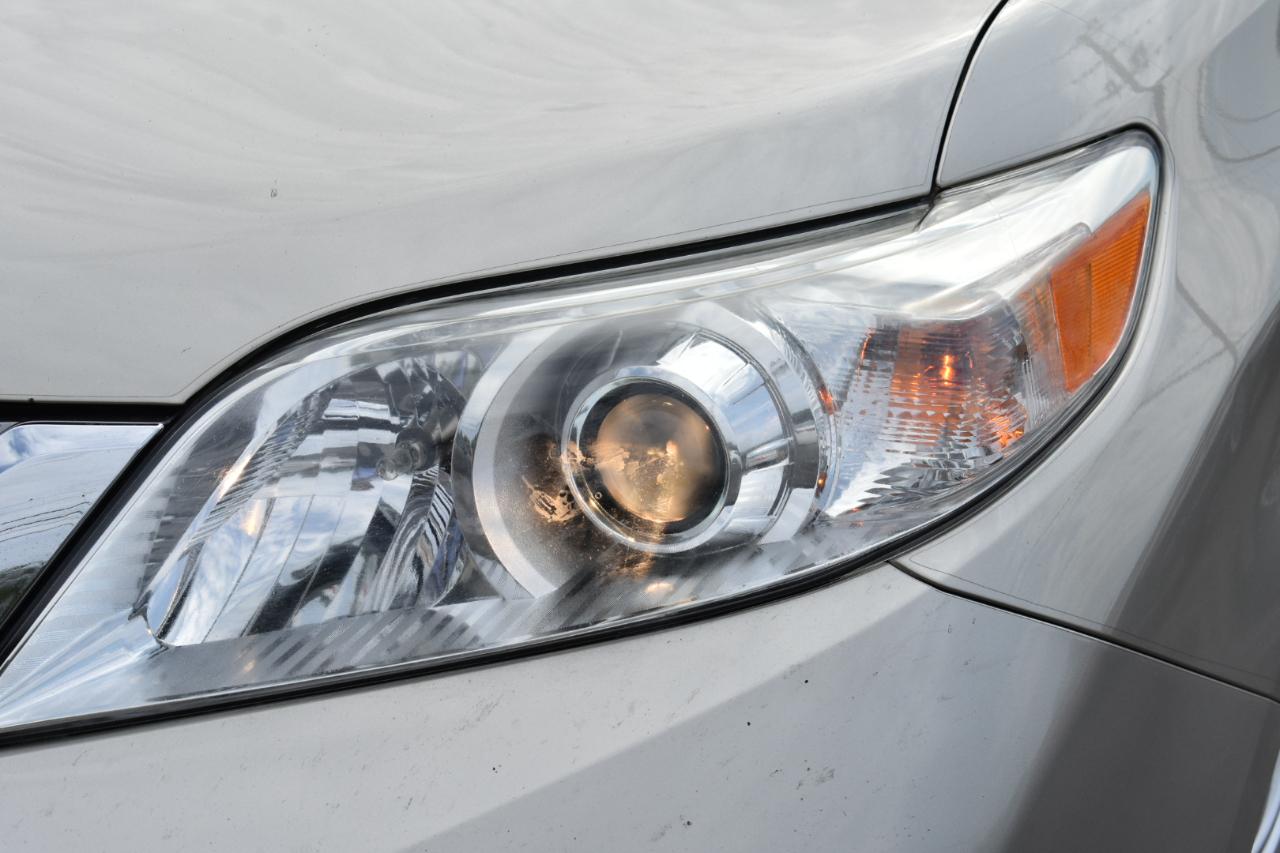 Toyota Sienna Limited Premium 7-Passenger 2017