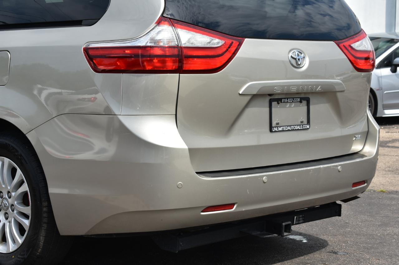 Toyota Sienna Limited Premium 7-Passenger 2017