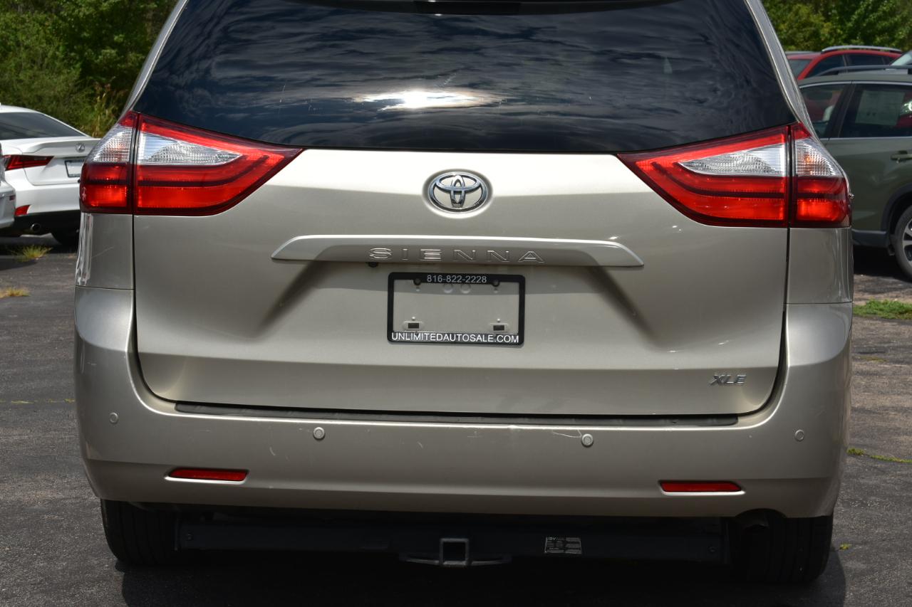 Toyota Sienna Limited Premium 7-Passenger 2017