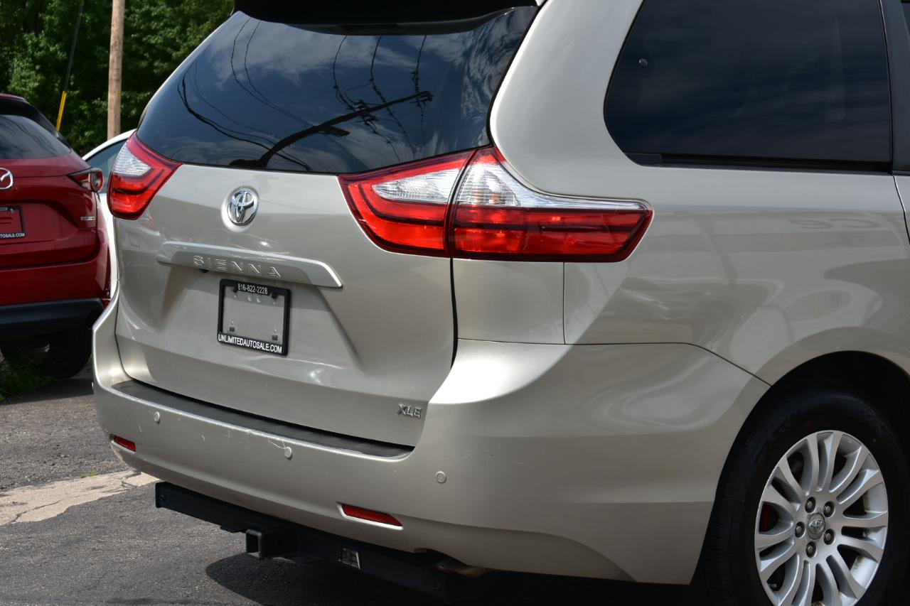 Toyota Sienna Limited Premium 7-Passenger 2017