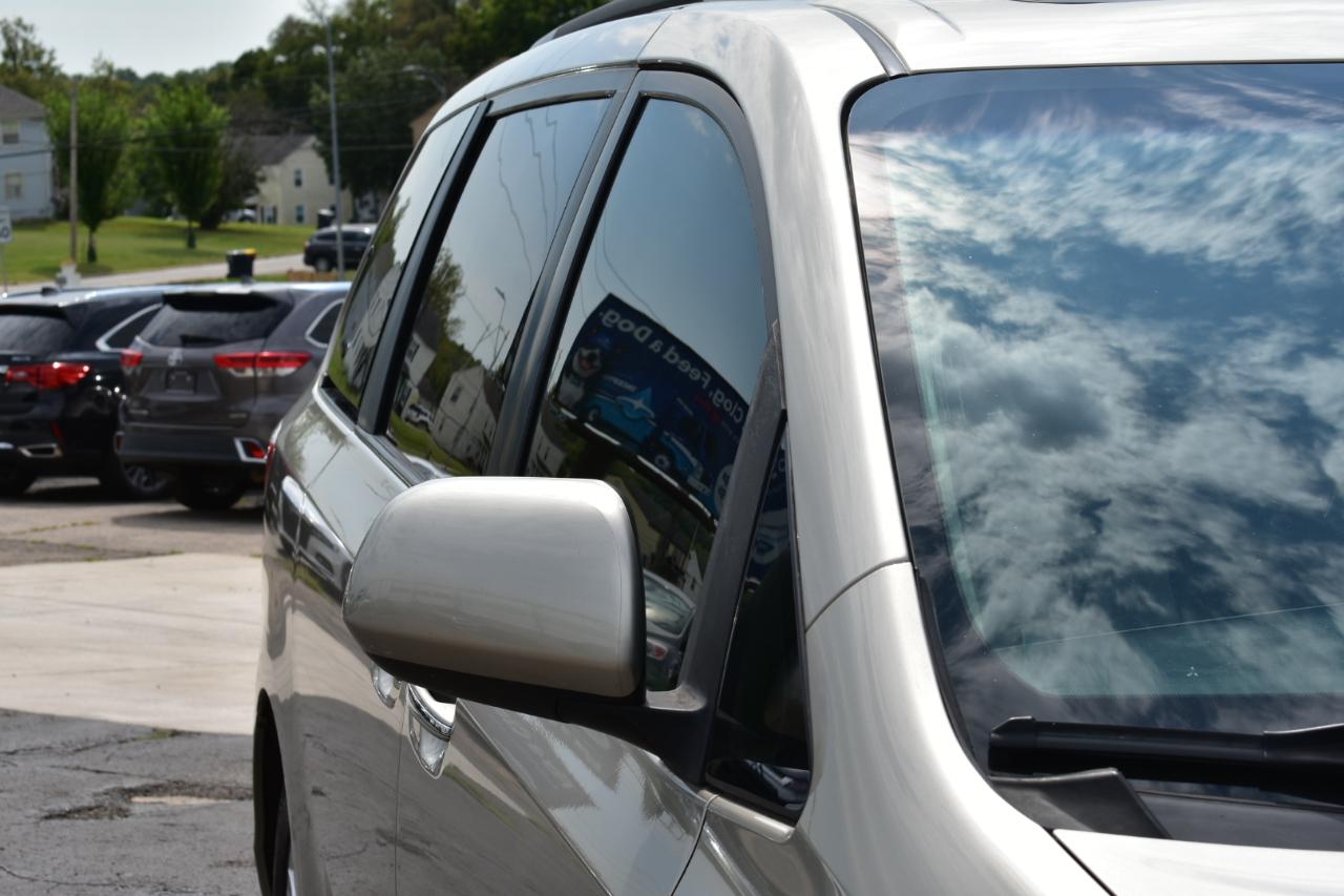 Toyota Sienna Limited Premium 7-Passenger 2017