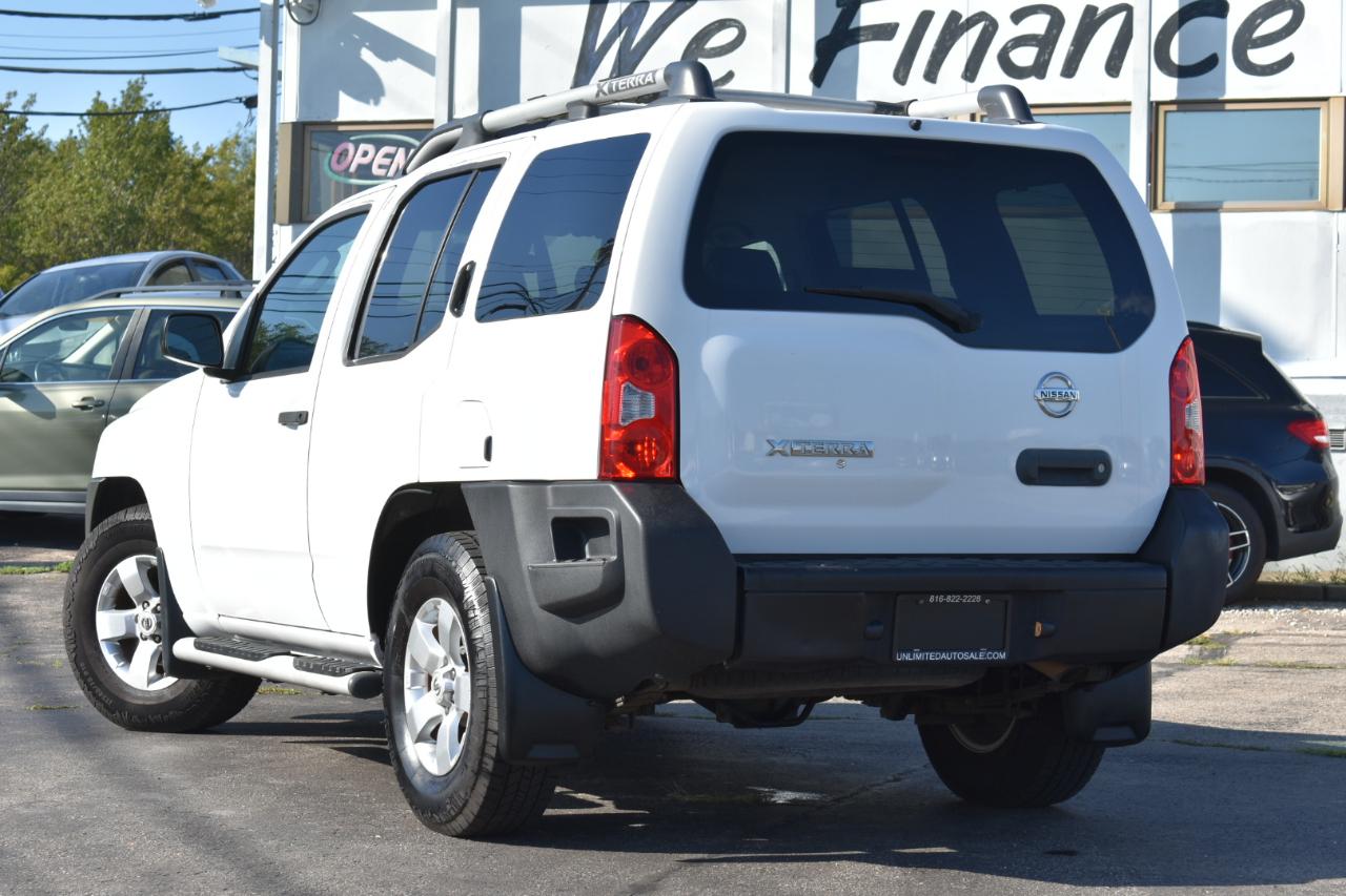 Nissan Xterra X 2WD 2010