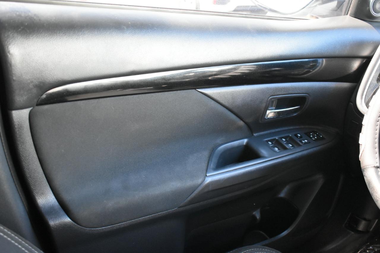 Mitsubishi Outlander SEL AWD 2020