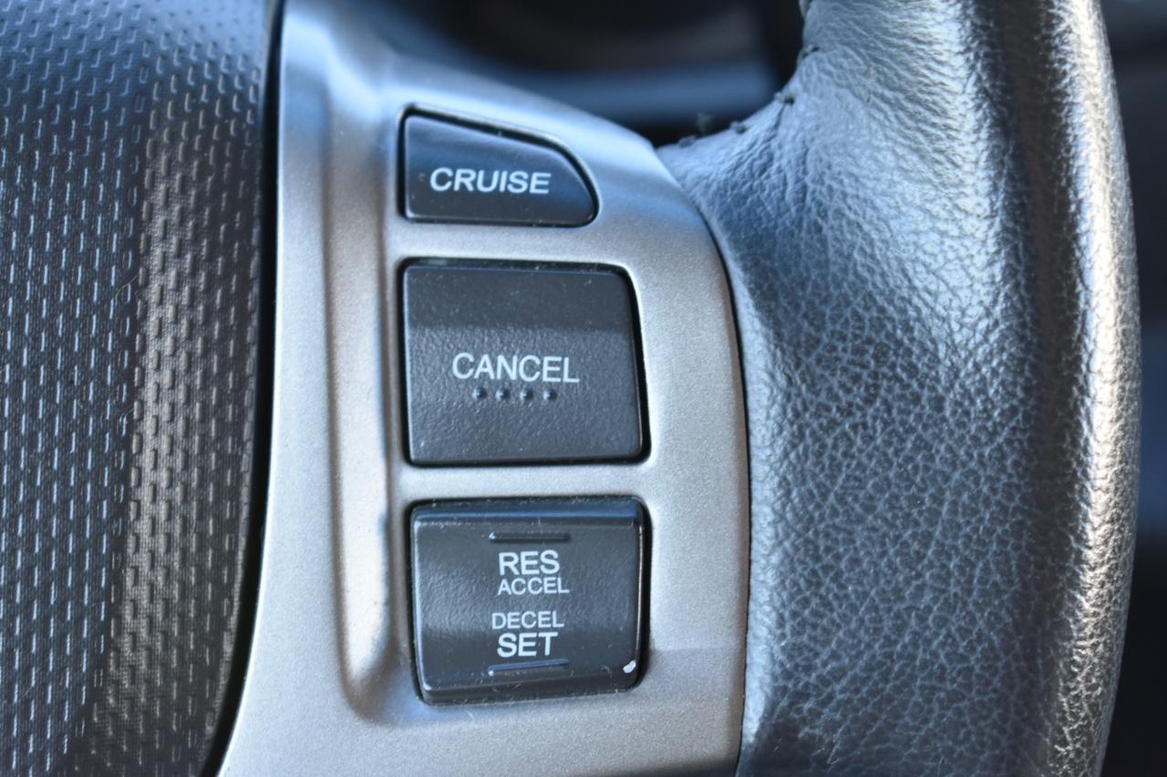 Honda Ridgeline RTL w/ Leather and Navigation 2012