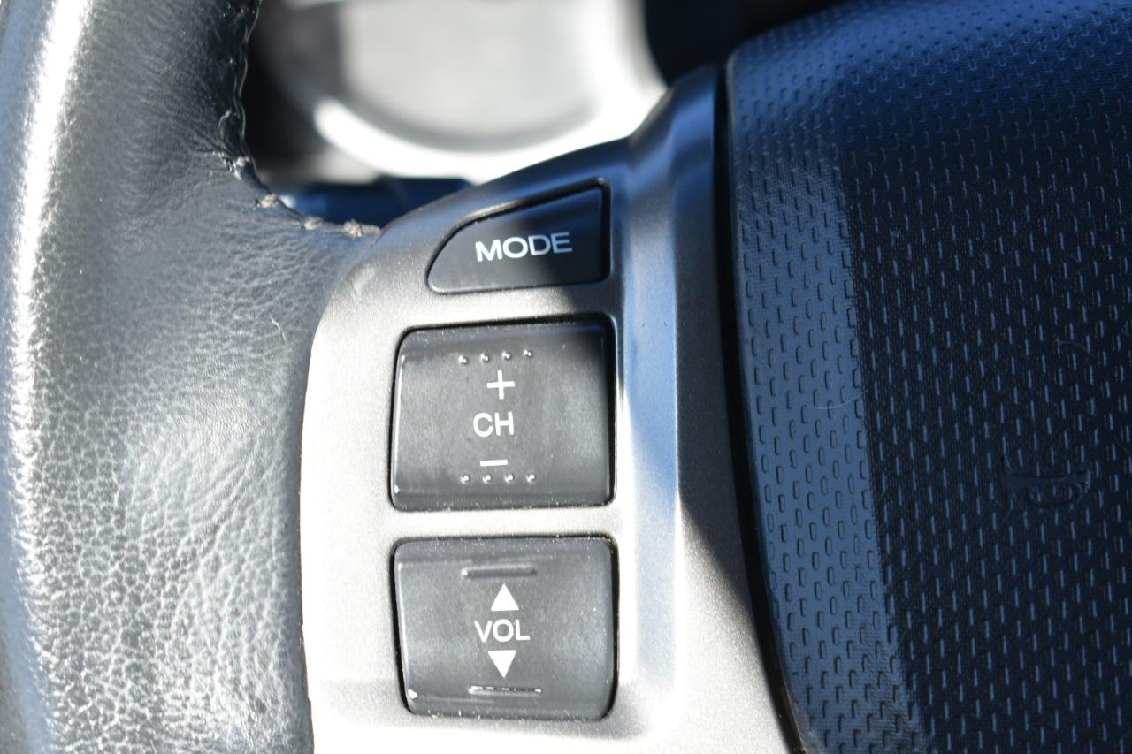Honda Ridgeline RTL w/ Leather and Navigation 2012