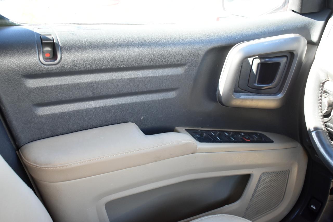 Honda Ridgeline RTL w/ Leather and Navigation 2012
