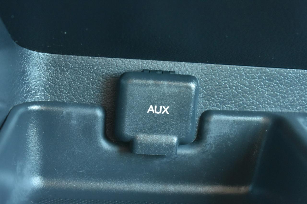 Honda Ridgeline RTL w/ Leather and Navigation 2012