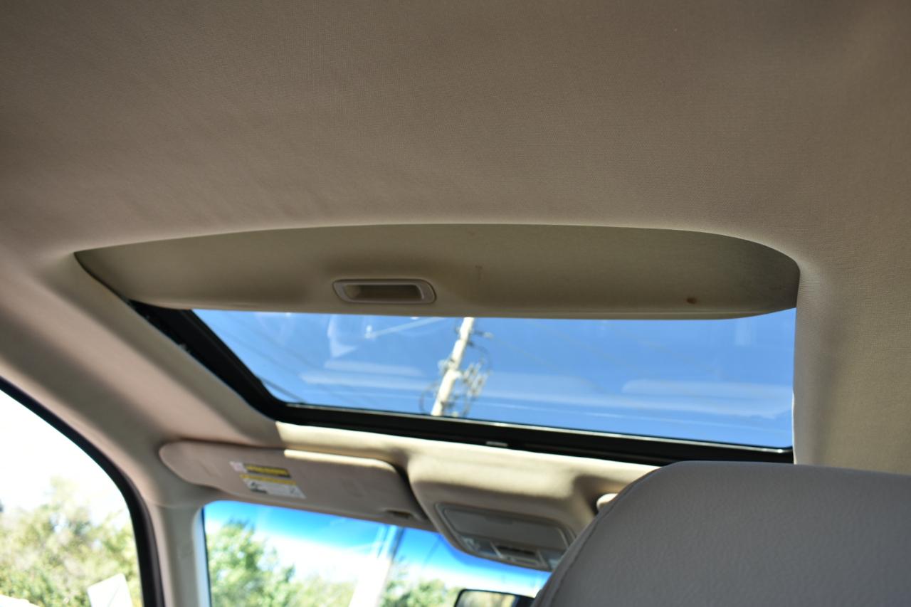 Honda Ridgeline RTL w/ Leather and Navigation 2012