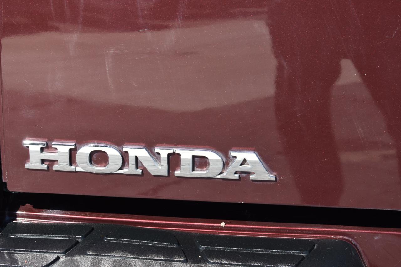 Honda Ridgeline RTL w/ Leather and Navigation 2012